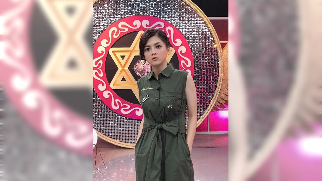 女星曝「咬指甲」下場 整隻手變肥