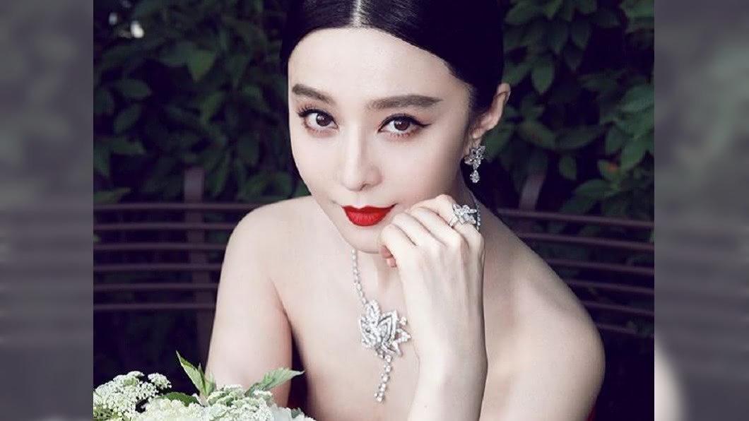 女神形象全毀！范冰冰摳牙吐X　照片曝光網驚呆
