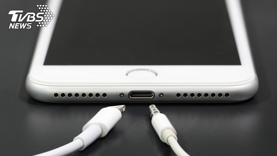 iPhone進水用嘴吸「甜甜的」 網曝驚人秘密!