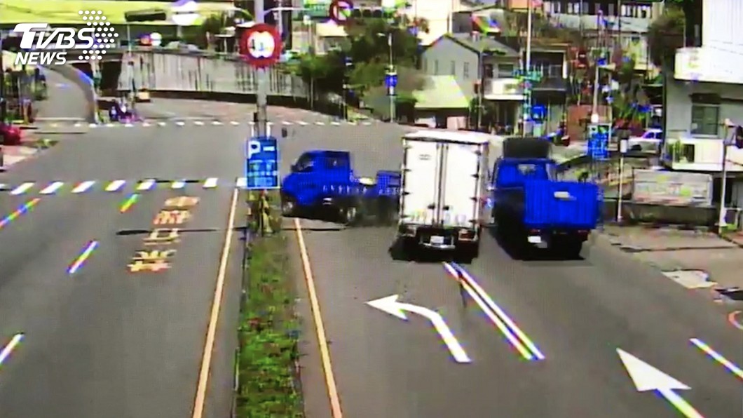 未注意左轉車道停等紅燈 苗栗3車連環撞釀3傷