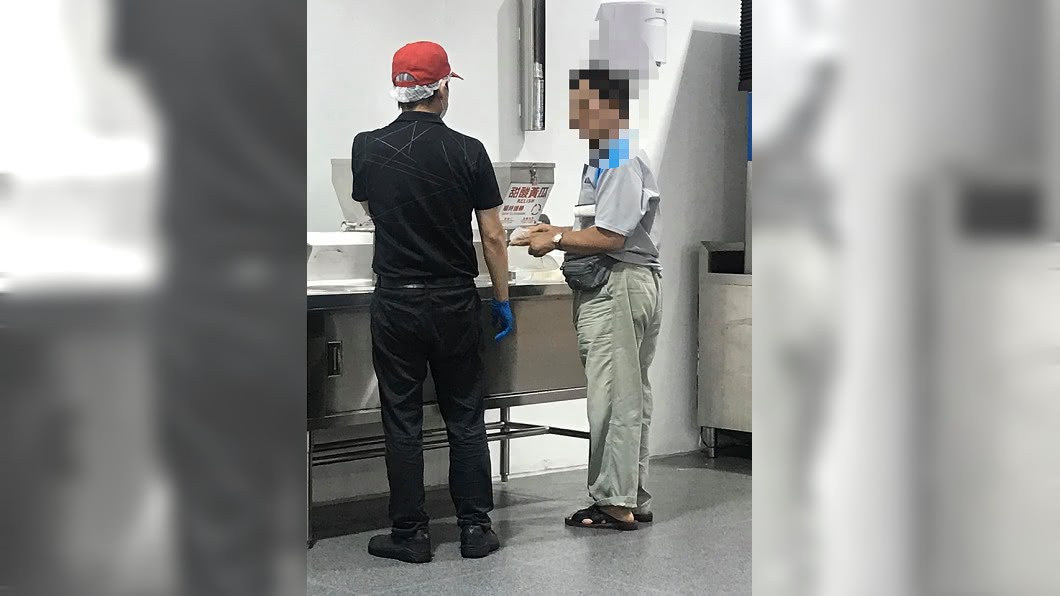 好市多自助吧洋蔥裝好裝滿遭勸導 奧客表情秒僵
