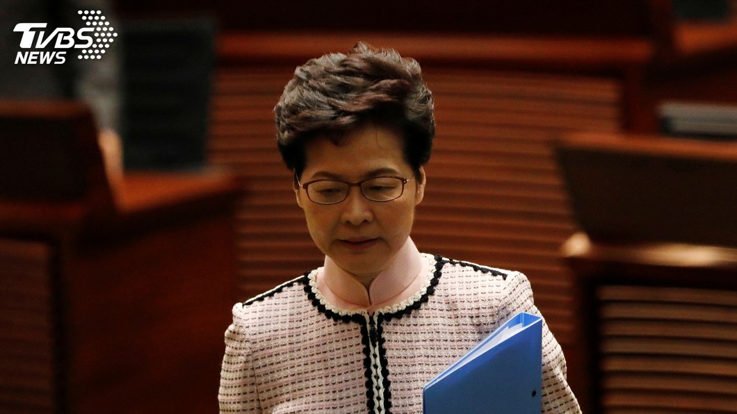 泛民抗議聲中 港特首施政報告改以影像直播