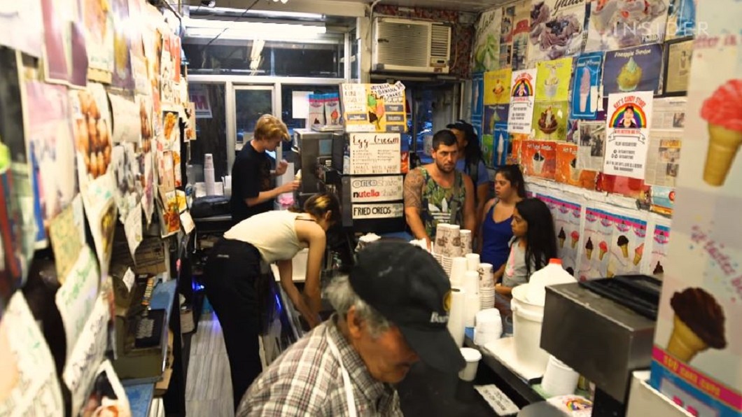 紐約繽紛深夜食堂飄香 甜品炸物通通有