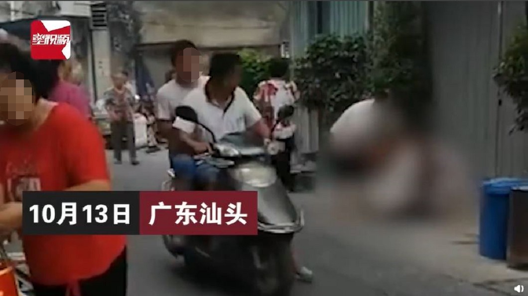 大陸廣東汕頭13日發生1起當街殺人命案,路人淡定圍觀惹議。圖/翻攝自星視頻影片