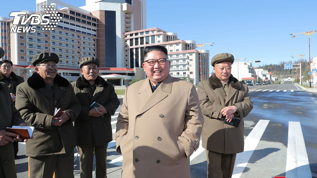 金正恩視察化身「白馬王子」 畫面曝光超吸睛
