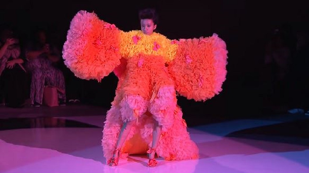 圖/翻攝自Rakuten Fashion Week TOKYO youtube