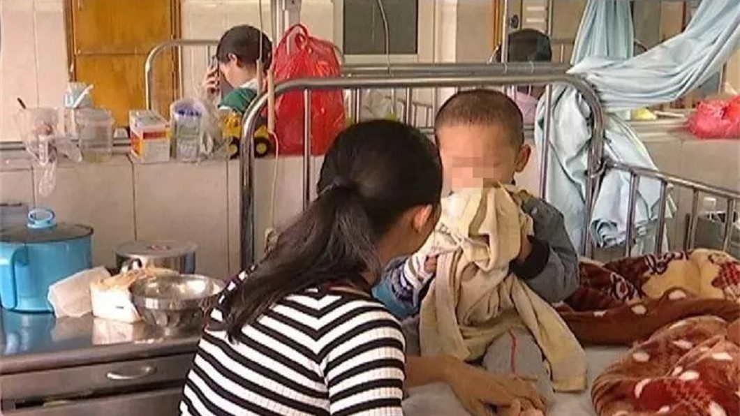 3歲童屁股流「半桶血」　母救罕病兒願割肝