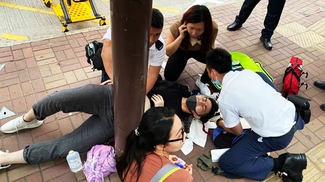 快訊/港男發傳單遭砍傷 警方逮捕22歲兇嫌