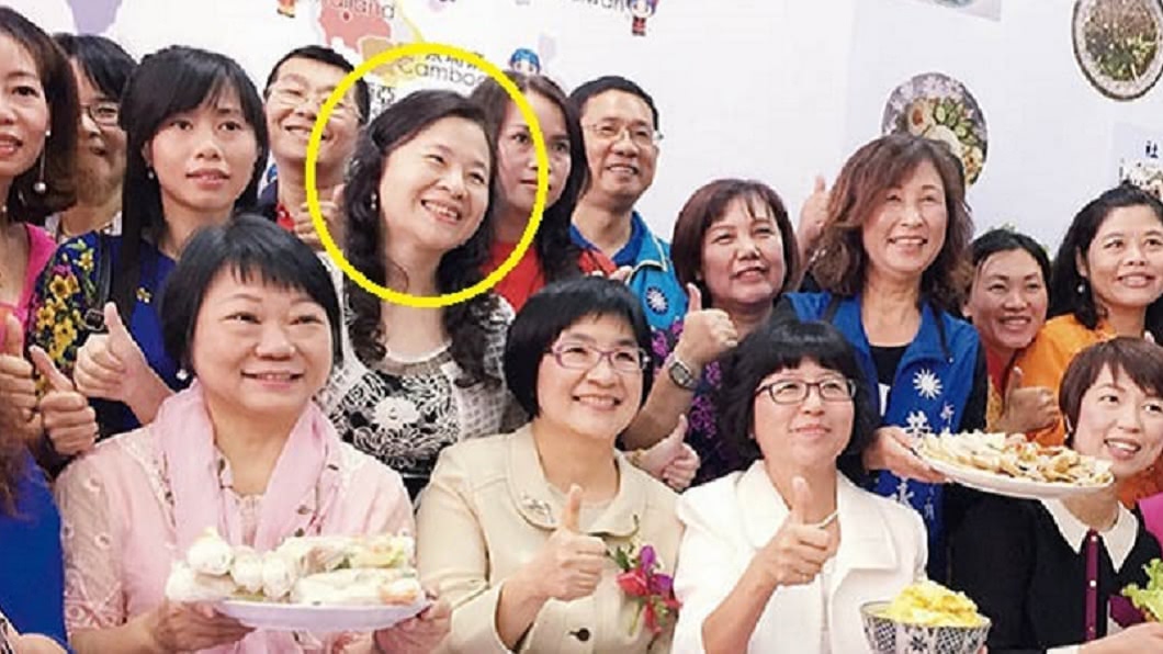 東協廚房開辦後舉行各種宣傳活動,地方官員與民代皆到場支持。(黃圈者為何若萍)圖/CTWANT授權使用
