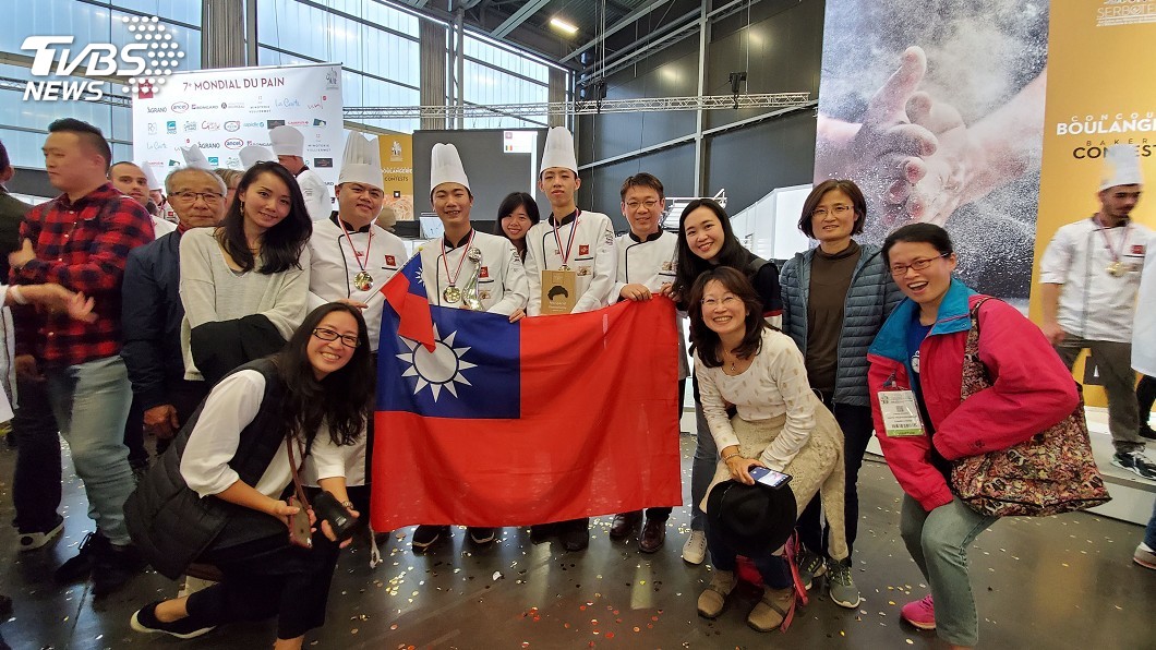 世界麵包大賽奪亞軍 選手為台灣贏得尊敬