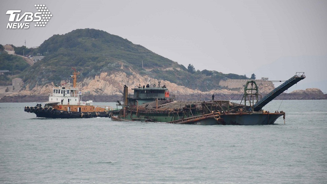 中國採砂船再度越界 馬祖海巡強勢查扣