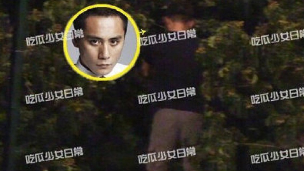劉燁疑似當街小便。圖/翻攝自微博
