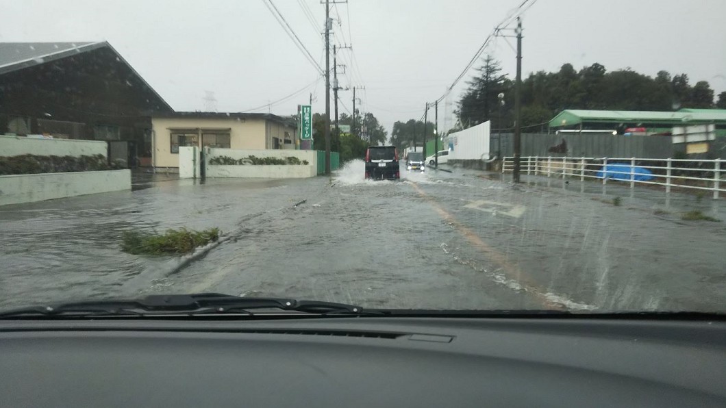 半天下完10月整月雨量! 日本千葉淹大水