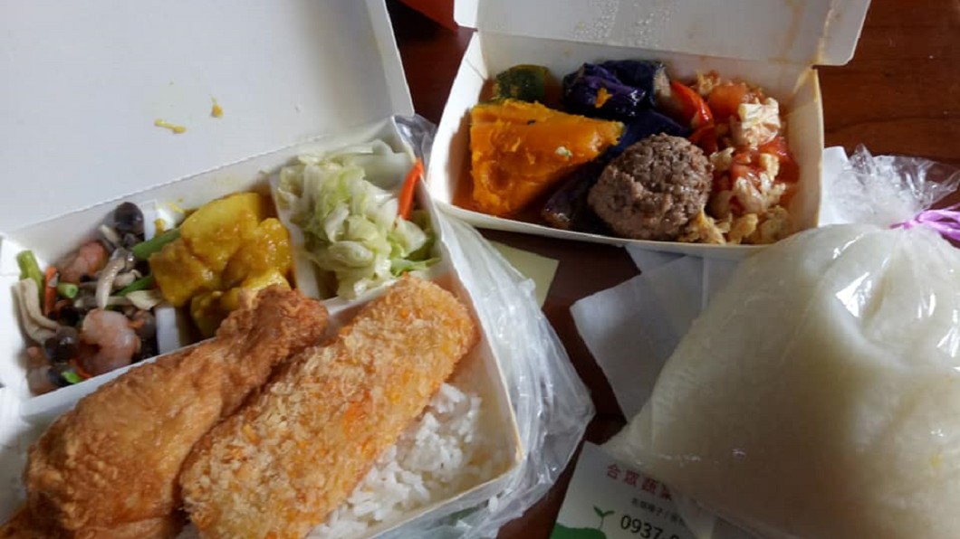 原PO到自助餐店買午餐。圖/翻攝自爆怨公社
