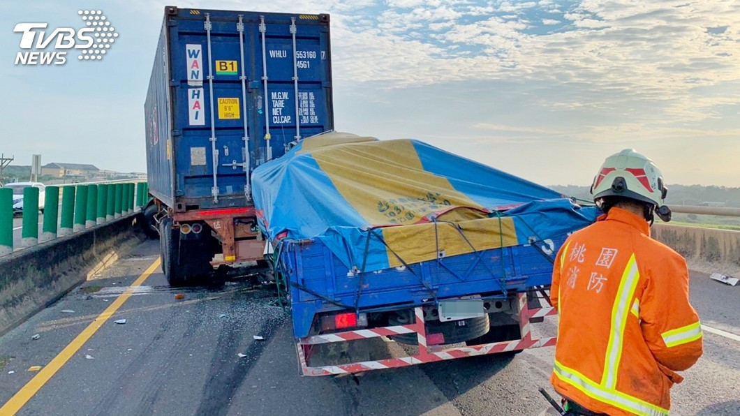 西濱快速道路車禍事故 小貨車駕駛送醫不治