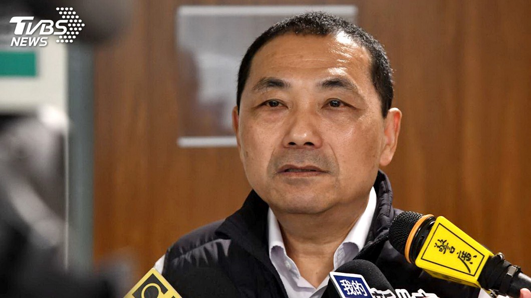 人行道絆傷路人 侯友宜動怒:不希望團隊螺絲鬆了
