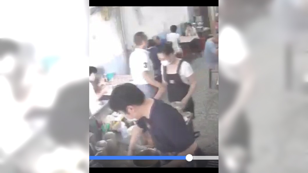 付錢隨手襲胸判不起訴! 惡狼得寸進尺留負評