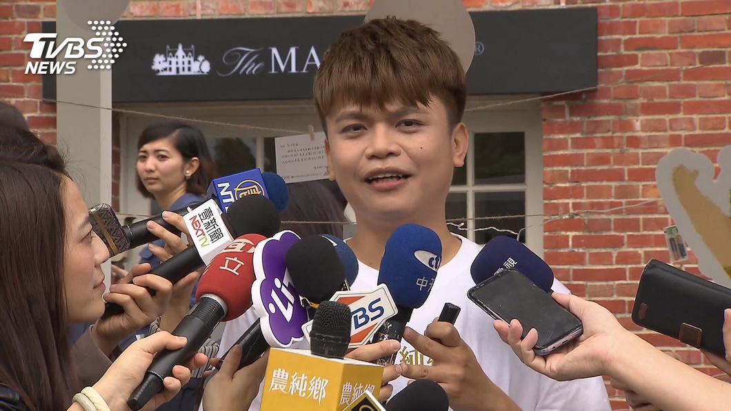 春節安維展開 北市警邀蔡阿嘎拍短片感謝員警