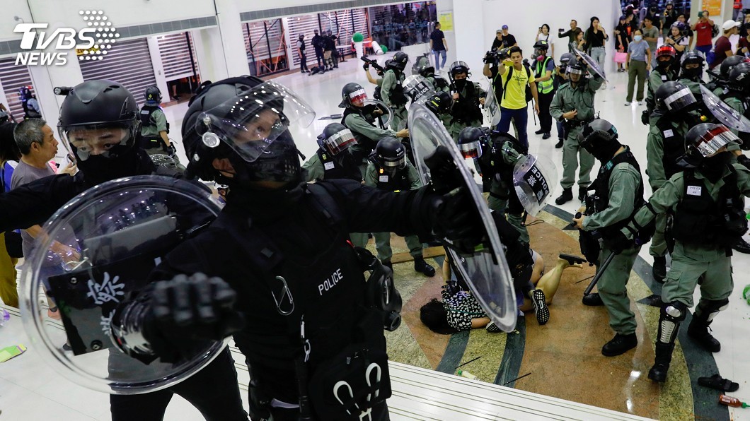 香港七區示威行動流血收場 17人傷2人危殆