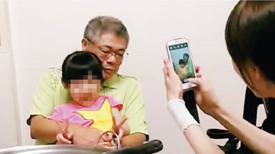 施家金將QQ視如心肝寶貝,但父女和樂的畫面已成追憶。(圖/CTWANT授權提供)