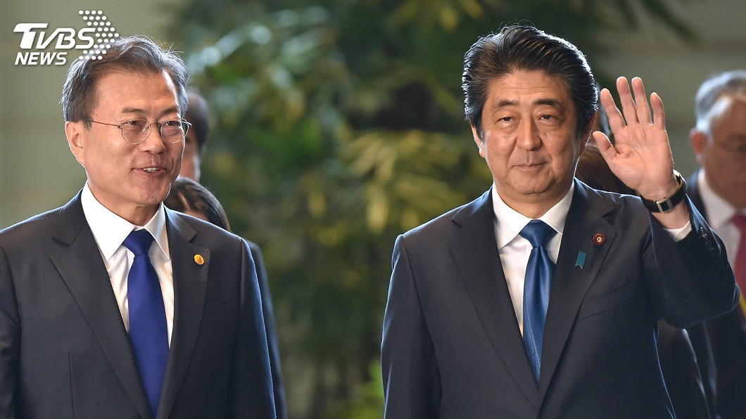 日韓貿易戰後首度會談　文在寅、安倍主張對話化解
