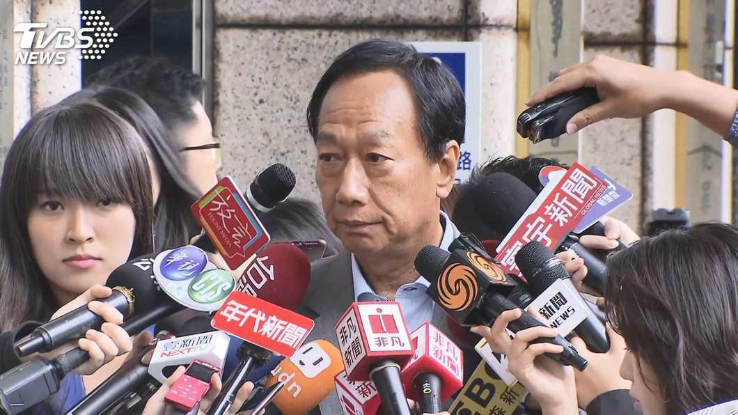 網友亂傳母逝假消息 郭台銘忍無可忍親自報案
