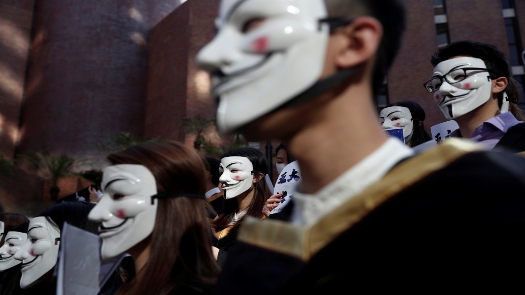 香港V怪客抗議蒙面法 隱身地下診所就醫