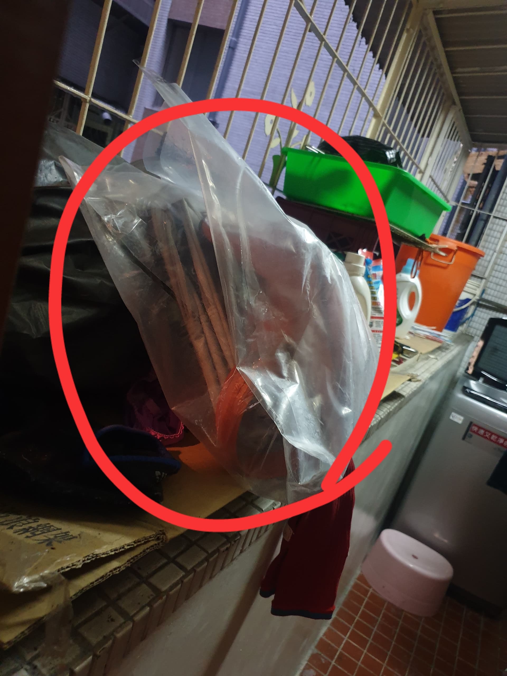 可疑人臉的真面目。圖/原PO提供
