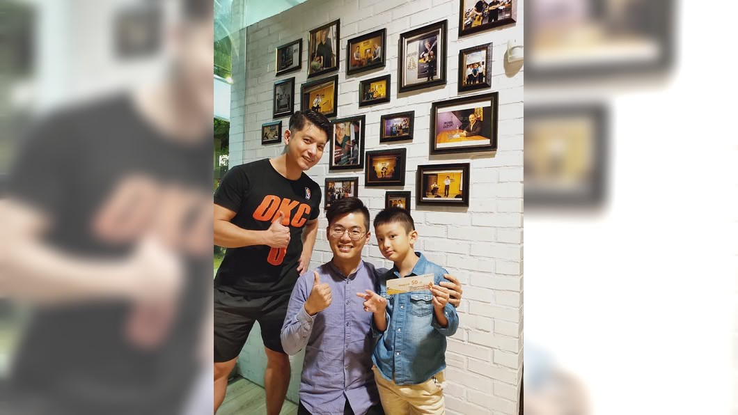 張維錫臉書常常PO與兒子的合照。 圖/翻攝自 張維錫 粉專