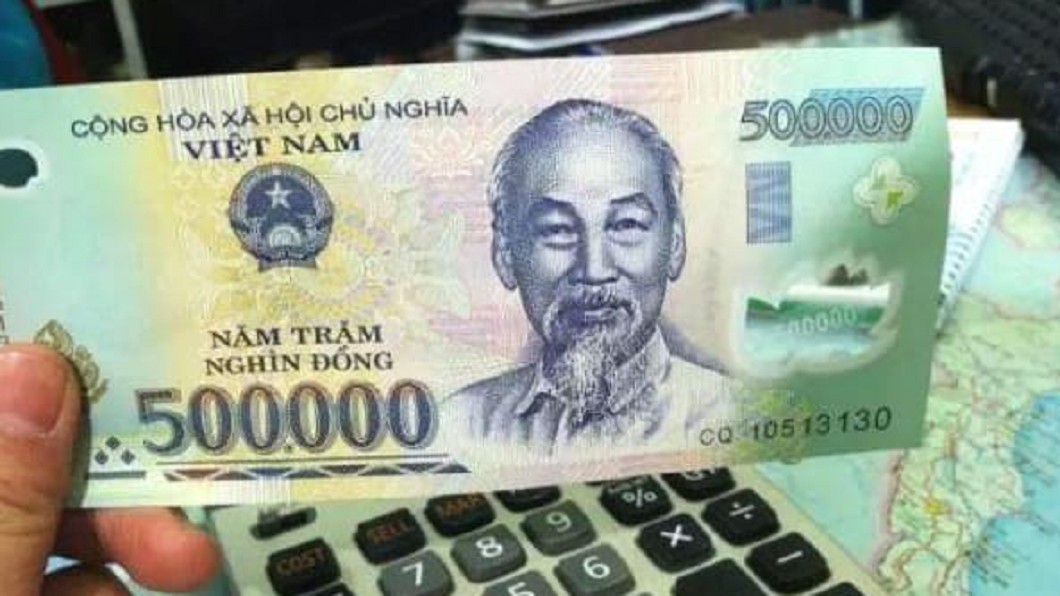 原PO發現原來同事是指50萬越南盾。圖/翻攝自爆怨公社