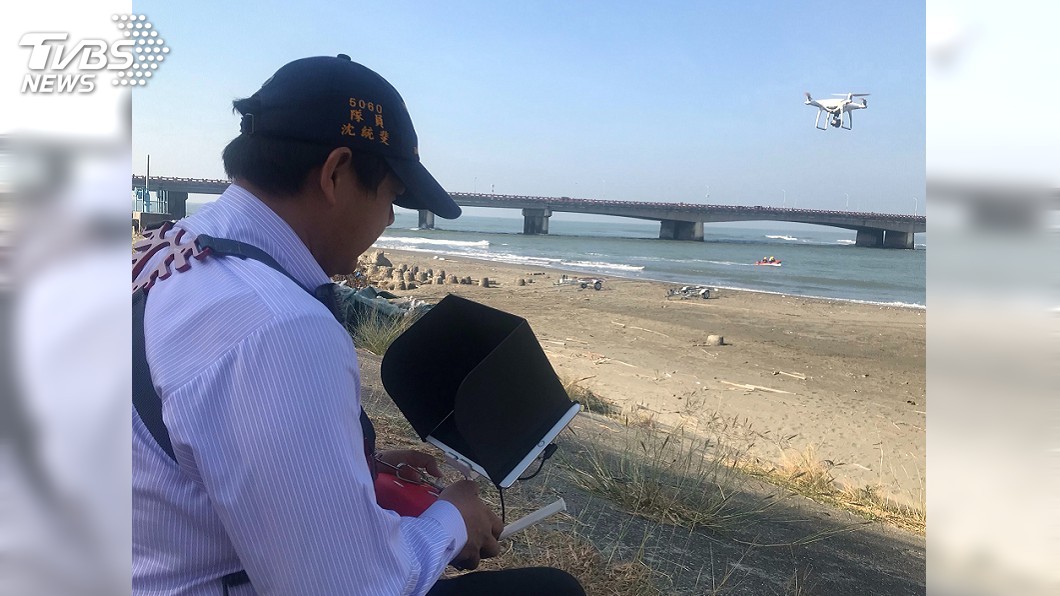 台南四草大橋女子落水　警消出動空拍機助搜尋
