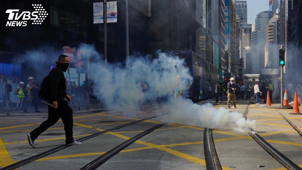 香港街頭校園成戰場 21歲中槍示威者手術切除右腎