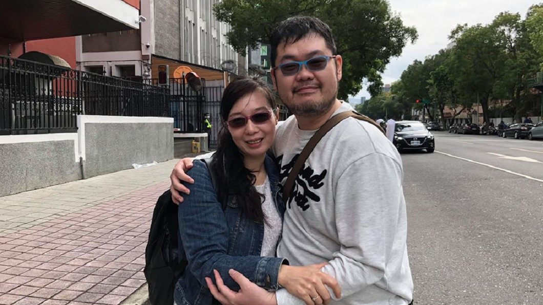 四叉貓和影片中劉媽媽和解
