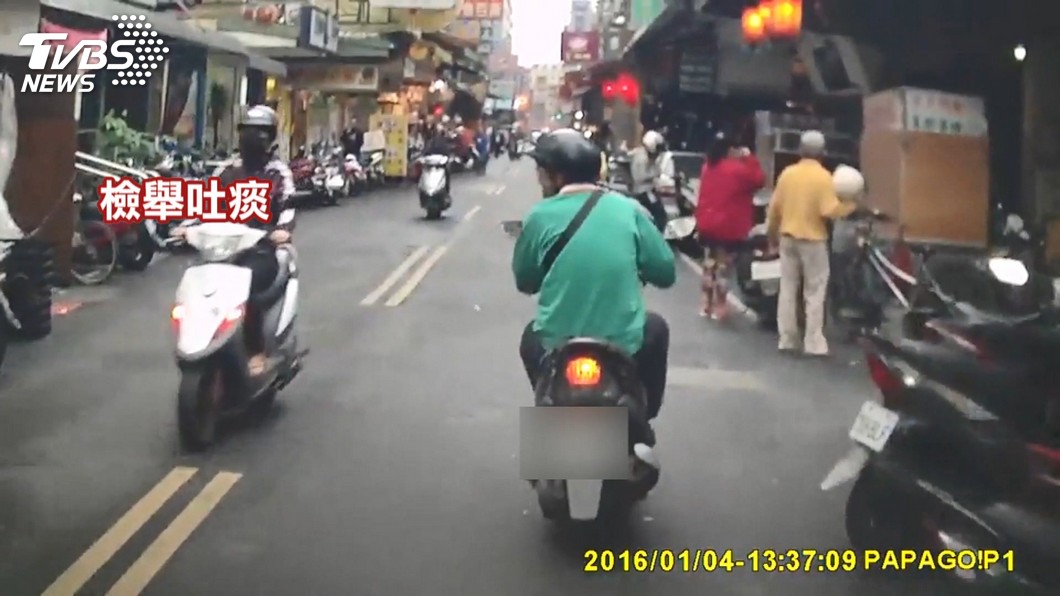 我要檢舉!造假吐痰照 詐8萬獎金遭判2年