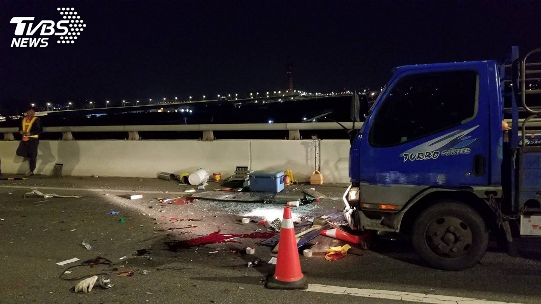 洲美快速道路死亡車禍 施工男遭撞送醫不治