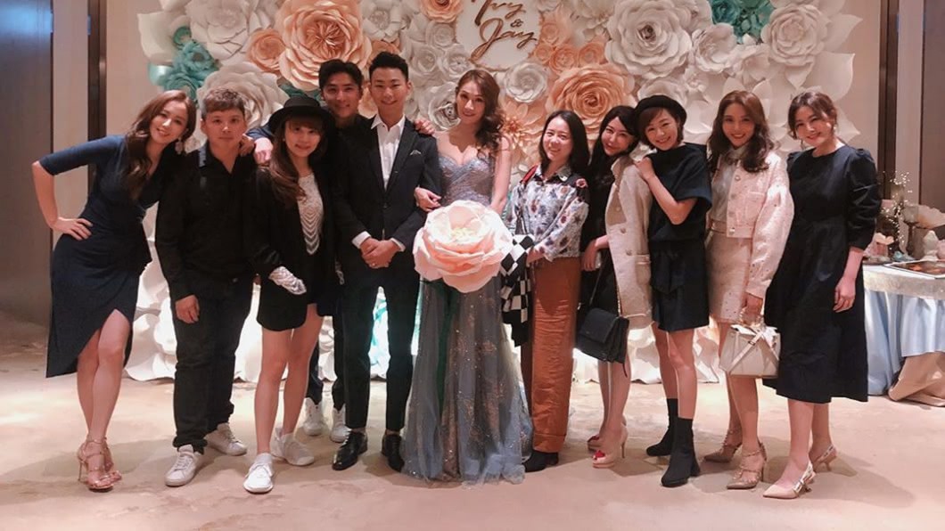 周曉涵參加弟弟婚禮。圖/翻攝自周曉涵Instagram