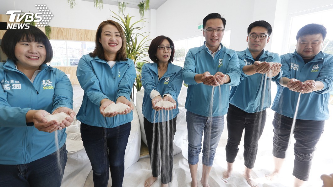 蔡總統高雄競總亮點！　人工白沙灘接地氣