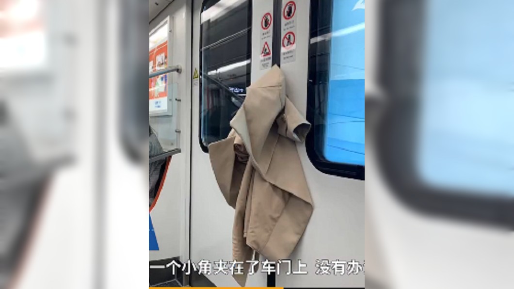 地鐵上演金蟬脫殼!意外曝「上班族心聲」
