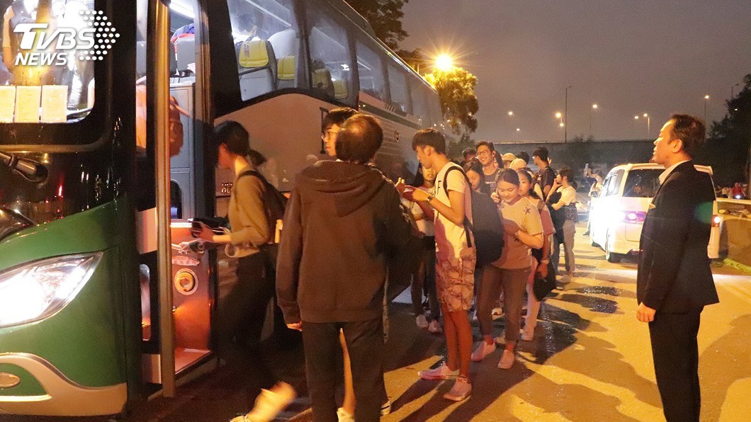 香港大學校園成戰場 返台生難忘驚魂夜餘悸猶存