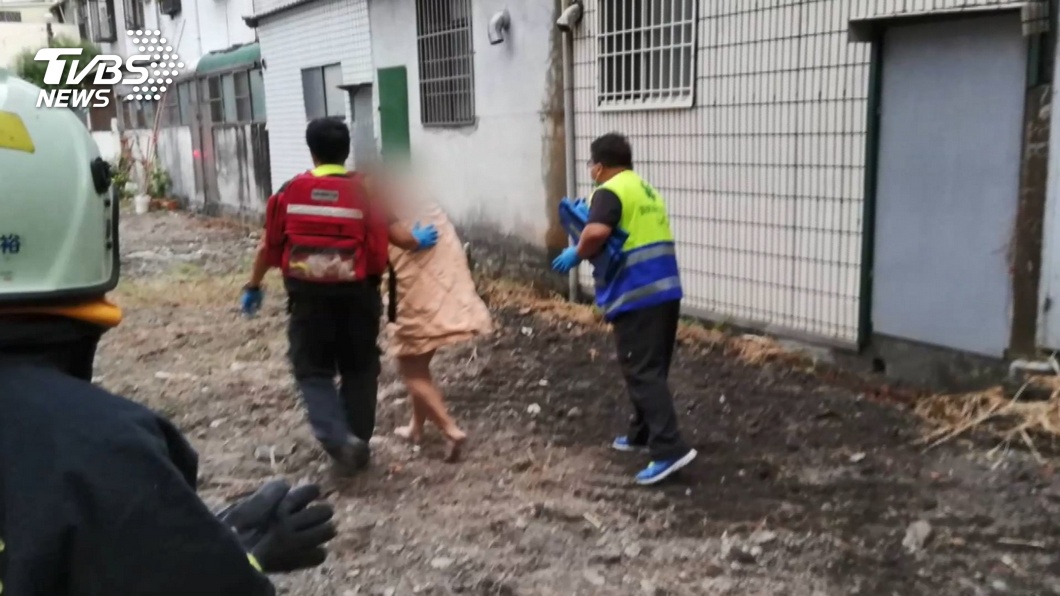14扇鐵窗致命!父大喊快跳樓 女:我不敢跳