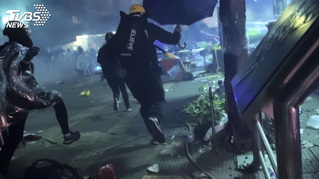 香港理大校長錄影籲示威者自首 稱曾想親赴現場