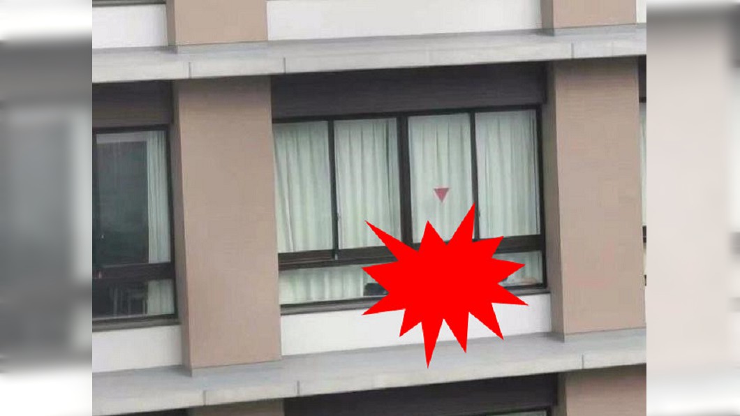 在玩躲貓貓? 高樓落地窗邊驚見橫躺「男人」