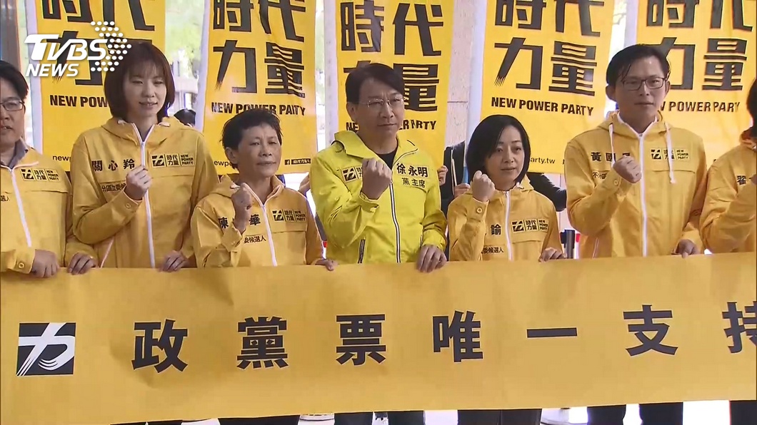 時力將黃國昌(右一)列在不分區名單第4。圖/TVBS資料照