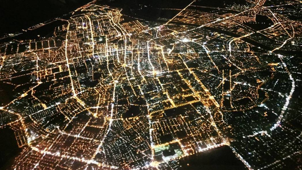 台灣「放射狀夜景」美炸!他問在哪 網見超顯眼特徵秒答