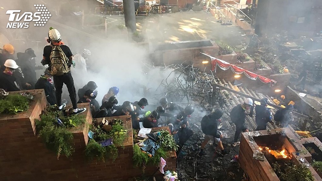 港理大事件仍未平息 城大港大校長前往找學生