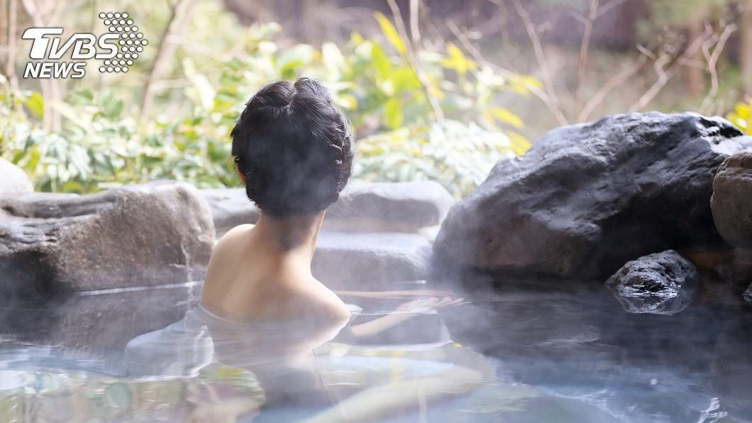 注意!泡溫泉別亂坐 醫曝「2地方」易感染菜花