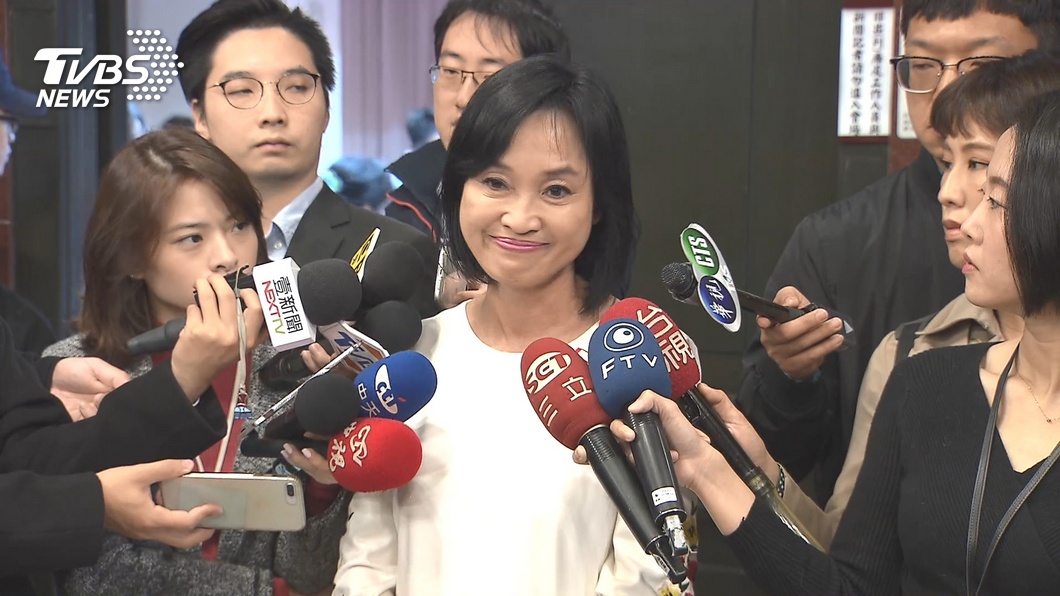 輔選柯志恩 馬英九陪掃街拜票發春聯