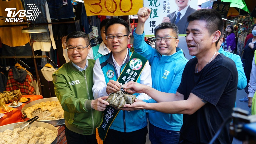 拉抬莊競程 卓榮泰與蔡其昌陪掃街突圍艱困選區