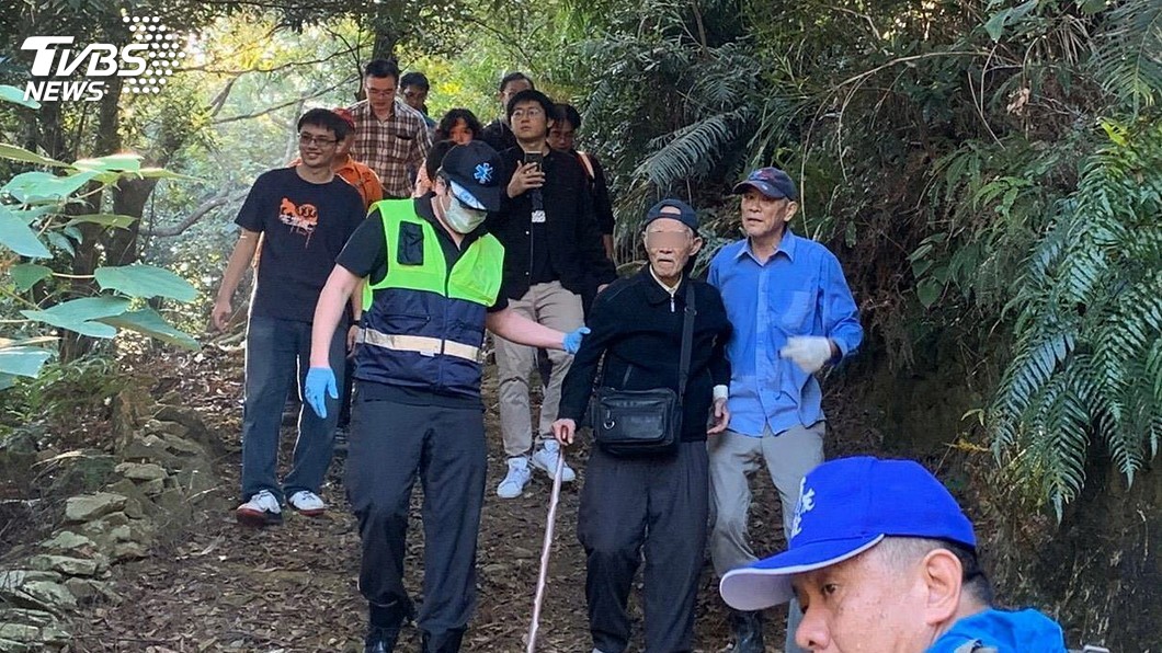 98歲退役少將山區走失 外套+薄雨衣度過2晚獲救