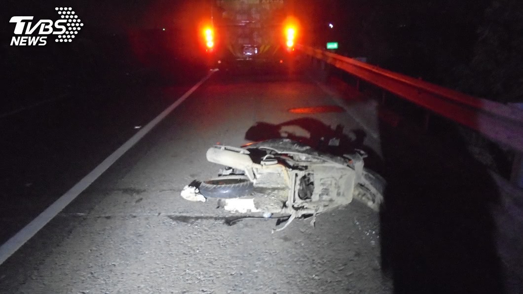 機車騎士誤闖國道遭3車撞輾亡　肇事駕駛送辦